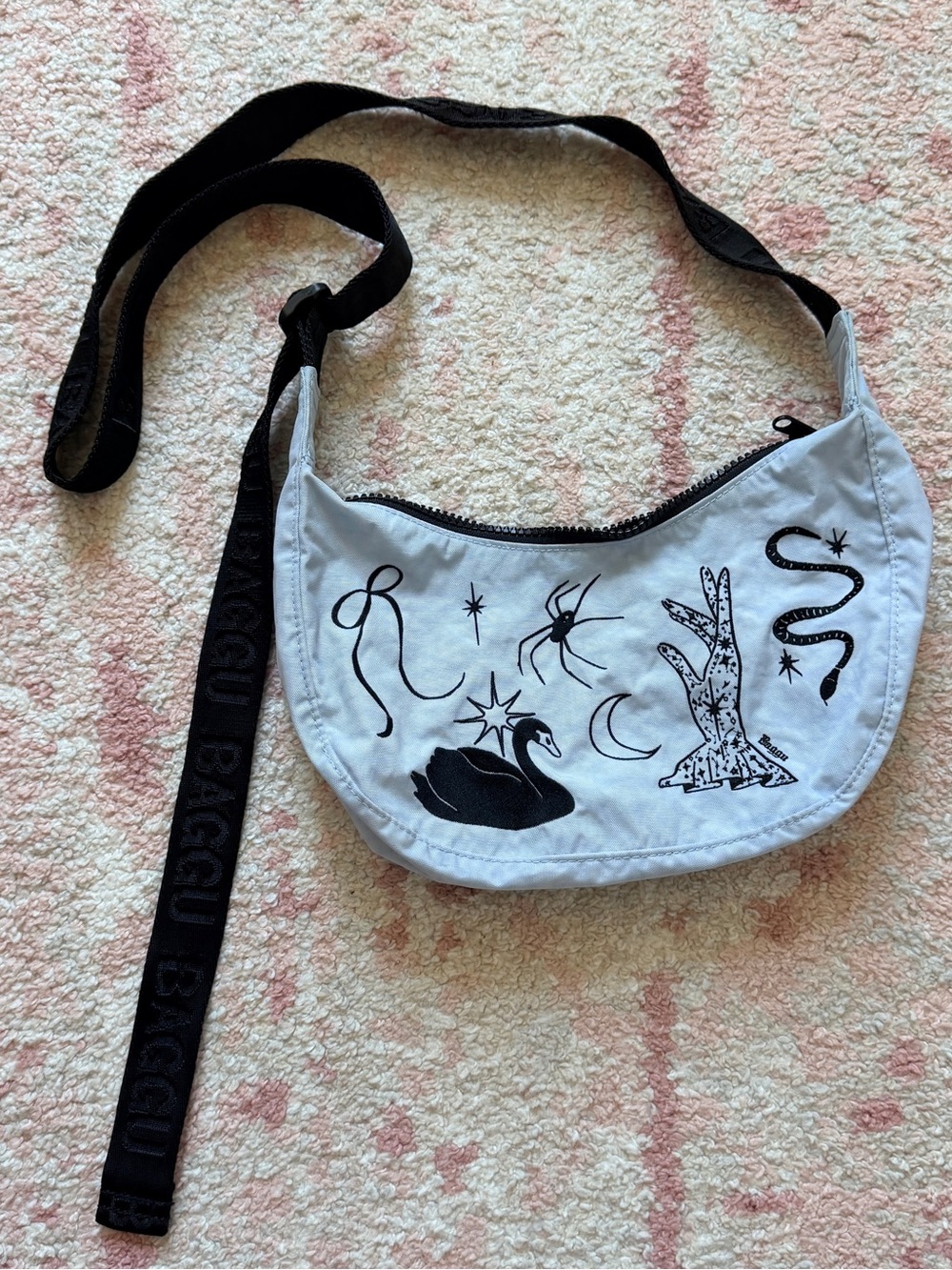 BAGGU Small Crescent Bag Embroidered Ballet Icons - Light Blue